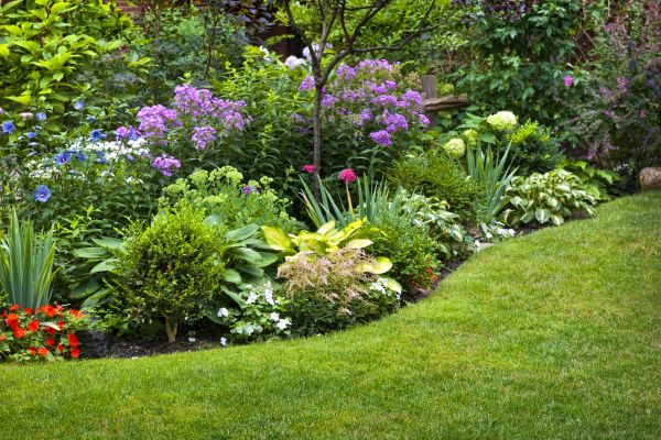Flower Bed Service in Powhatan