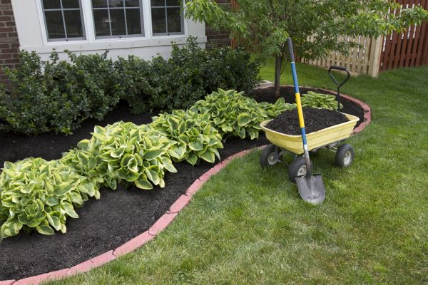Landscape Mulching in Powhatan